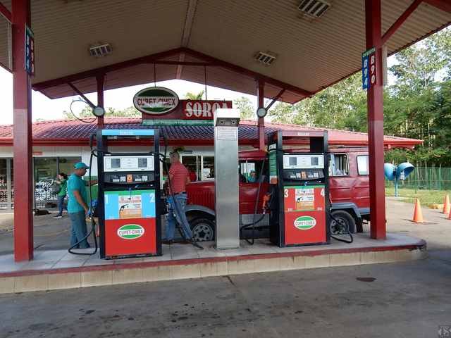 Tankstelle an der Autobahn