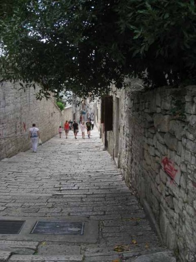 Gasse in Pula